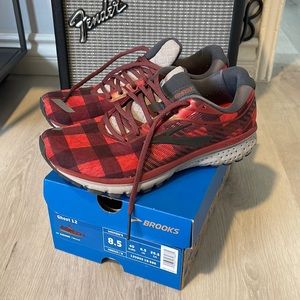Brooks holiday Ghost 12